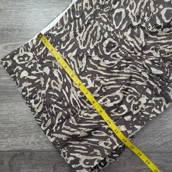 Loft Flat Front Shorts Size 8 - Picture 6 of 7